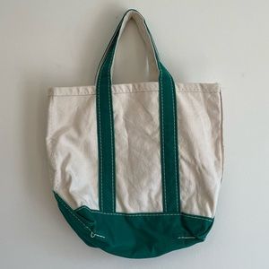 SMALL LL BEAN BOAT AND TOTE GREEN AND OFF WHITE